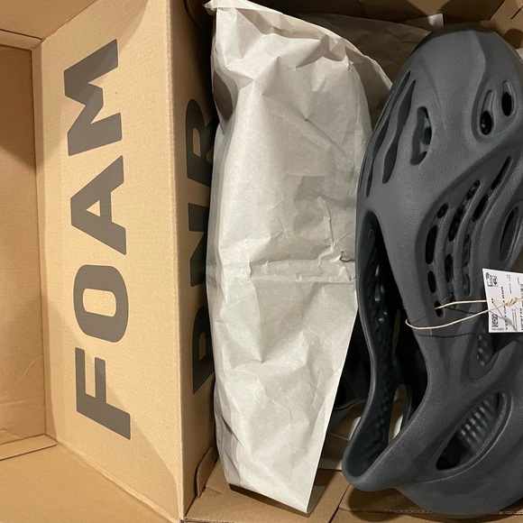 Yezzy foam runners size 14 - Picture 3 of 3